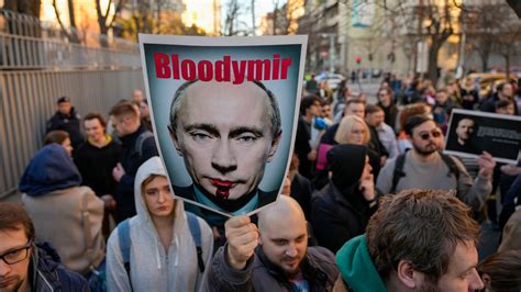 Western Officials And Kremlin Critics Blame Putin And His Government For Navalny S Death In Prison