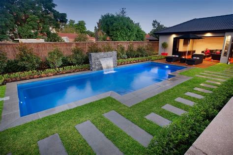 Wonderful Minimalist Swimming Pool Design Idea For Narrow Home Land