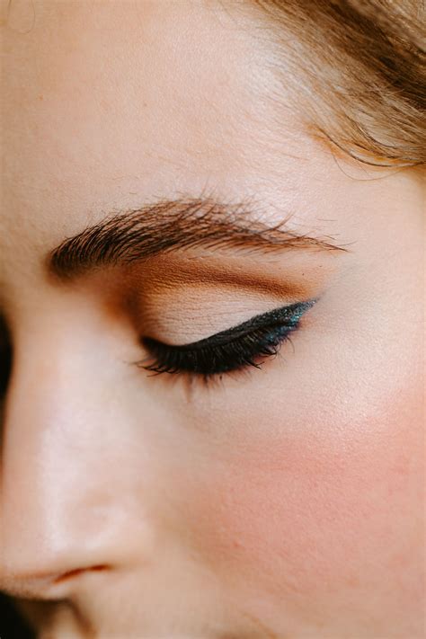 Get The Perfect Eyebrows With These Amazing Concealers