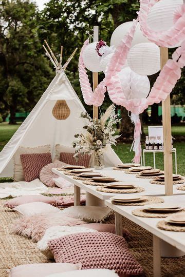Pink Picnic Party In 2020 Gender Party Decorations Picnic Baby