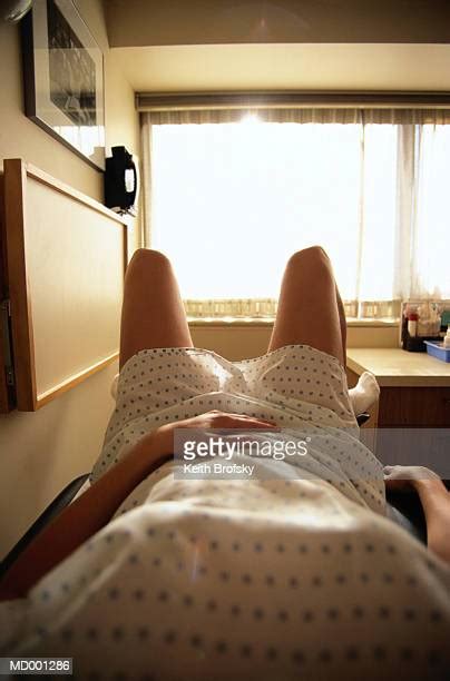 Gynecologist Stirrups Photos Et Images De Collection Getty Images