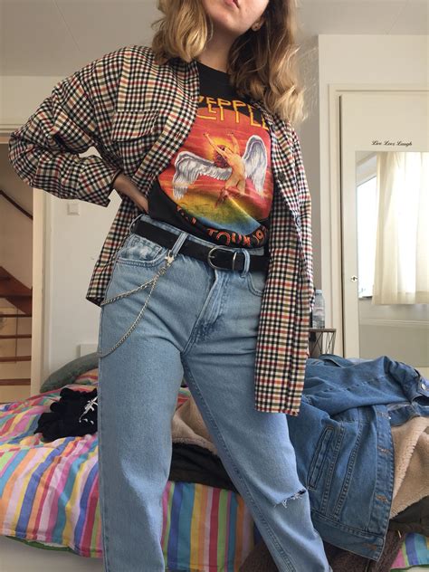 Aesthetic Female 80s And 90s Fashion