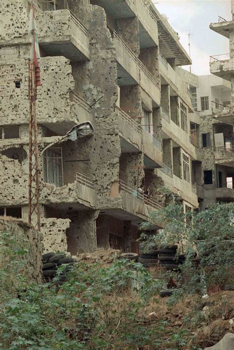 The Brutal Lebanese Civil War In Photographs 1975 1989 Rare
