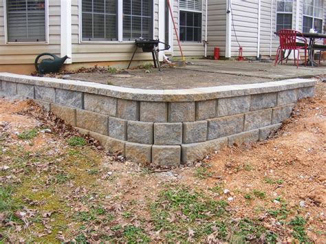 How To Build A Small Retaining Wall With Cinder Blocks