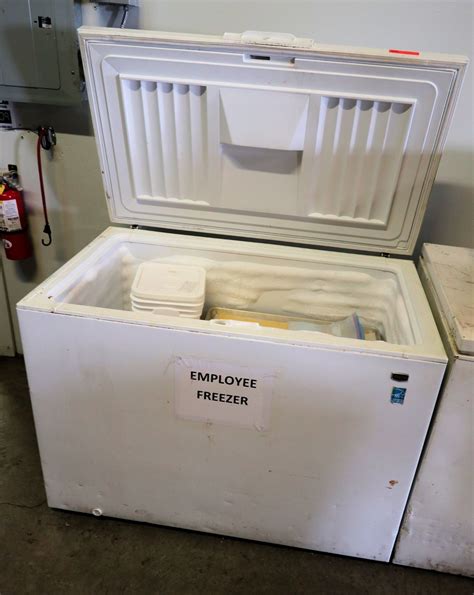 Maytag Chest Freezer 46 X 27 X 35 H Oahu Auctions