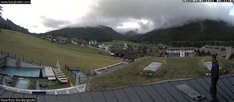 Webcam Berghotel Sexten 1356 M • Dolomitenregion Drei Zinnen • Livecam • Live Stream