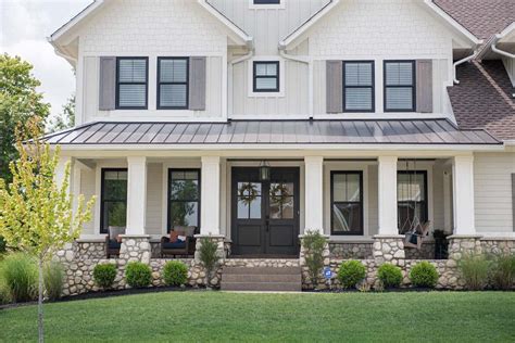 The house designers has a huge selection of premium craftsman house plans at unbeatable. Modern craftsman home in Indiana with farmhouse-chic accents
