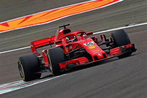 Carlos Sainz Fait Ses Grands Débuts Avec La Scuderia Ferrari
