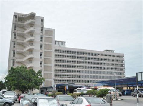 Ia mula dibina pada 1981 sebagai hospital daerah dengan kemudahan 50 buah katil. Hospital Raja Permaisuri Bainun - Public Hospital in Perak ...