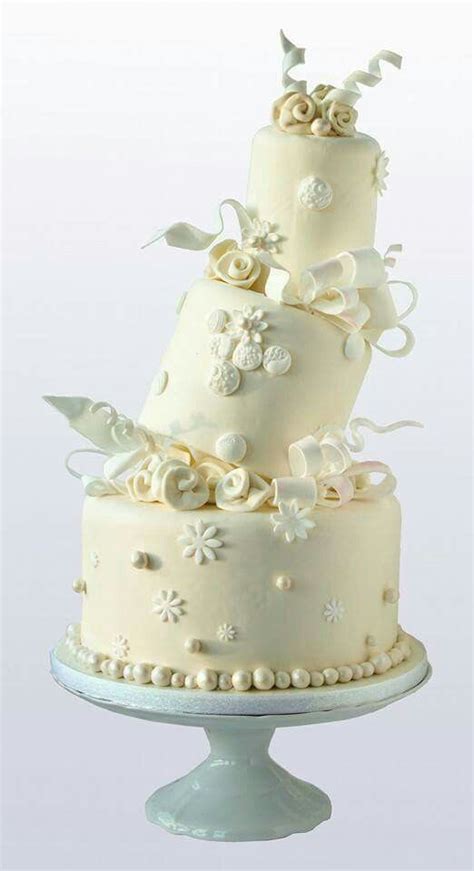Whimsical Wedding Cake 3 Tiers Of Topsy Turvy Fun Whimsical Wedding Cakes Amazing Cakes