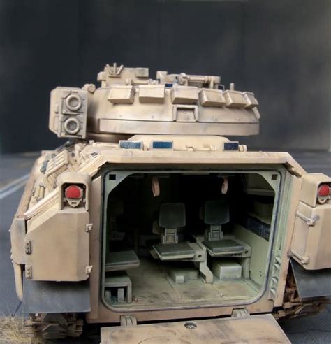 Tamiya Us M2 Bradley Infantry Fighting Vehicle 135 Model Kit At