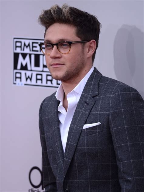 Niall Horan Amas 44 Of The Most Iconic Red Carpet Looks Of 2016