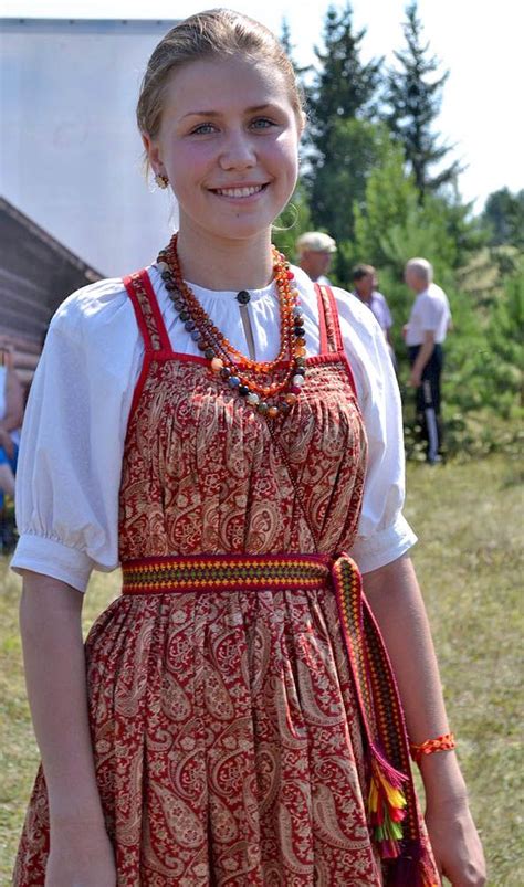 pin on traditional russian folk costume русские традиционные костюмы