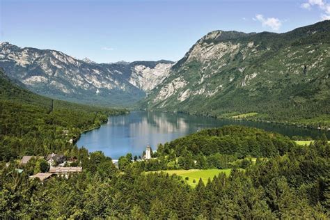 Bled a Bohinj Dve najkrajšie jazerá Slovinska len na skok od seba
