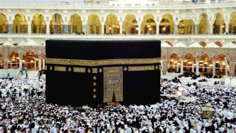 Jun 30, 2021 · وتم رفع كسوة الكعبة بأيدي ٣٧ موظفاً من أبناء الوطن استعداداً لموسم الحج ١٤٤٢هـ. كيف تبدو الكعبة المشرفة من الداخل؟ (صور)