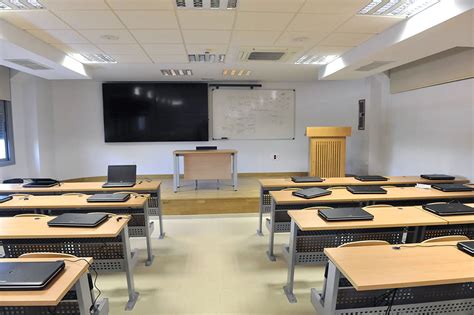 Facultad de ciencias de la salud ¡bienvenido! La Facultad de Medicina y Enfermería de Córdoba se renueva ...