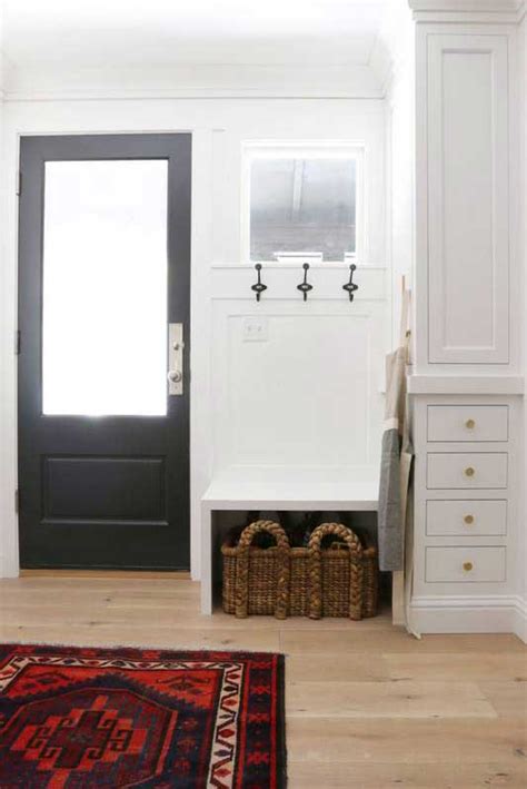 4 Decorating Ideas For A Small Apartment Entryway