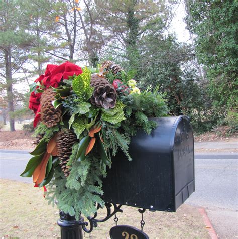 You can use satin, nylon or some soft and thin fabrics. Decorate Your Mailbox for Christmas | Christmas Mailbox ...