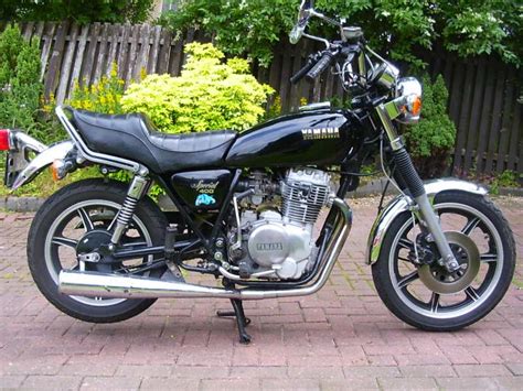 Read yamaha xs400 special reviews from real owners. 1980 Yamaha XS 400 - Moto.ZombDrive.COM