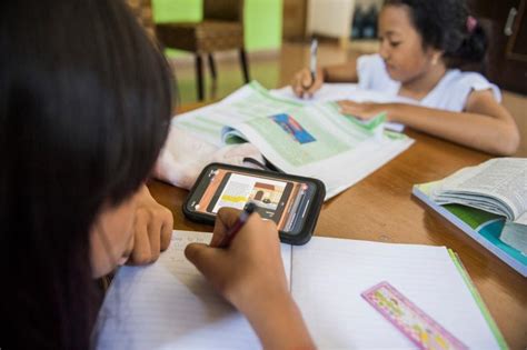 Guru Dan Orang Tua Siswa Dituntut Melek Teknologi Di Tengah Pandemi