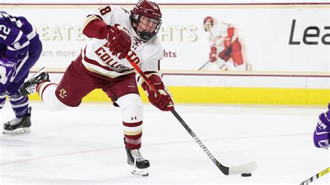 Womens College Hockey Jaycee Gebhard Earns Top Star In Leading Robert