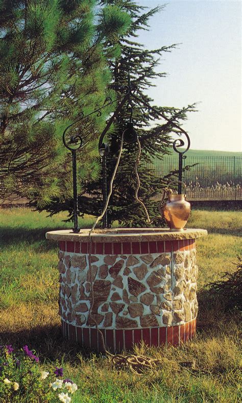 Se ti solletica l'idea di realizzarlo in giardino: Pozzi da giardino | Pozzo 883 | Toscana Marmi