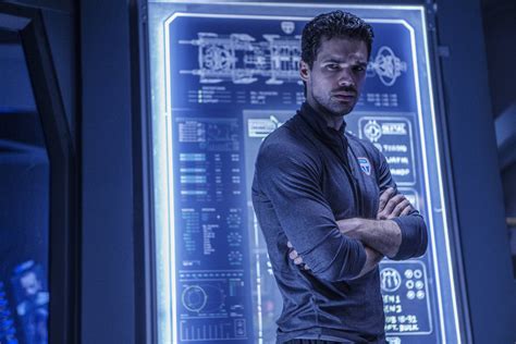 The Expanse Season 2 Trailers Clip Featurette Images And Posters