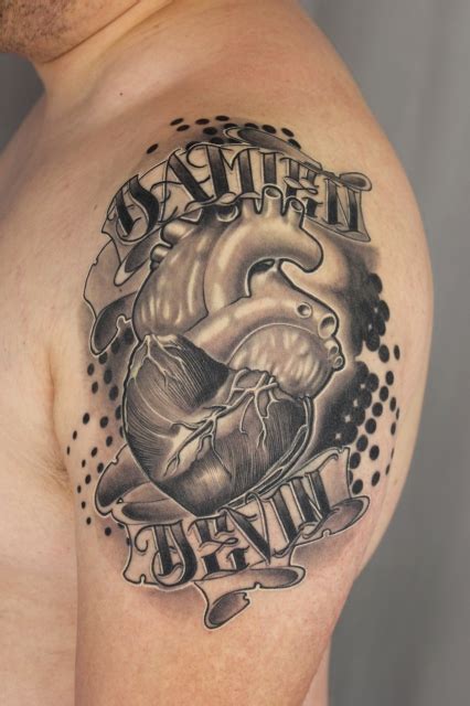 Das kostenlose etikett könnt ihr passend für sektflaschen und weinflaschen oder als banderole für piccoloflaschen herunterladen. Suchergebnisse für 'Herz'-Tattoos | Tattoo-Bewertung.de ...