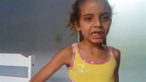 Menina De 7 Anos Falando Sobre A Dilma Youtube