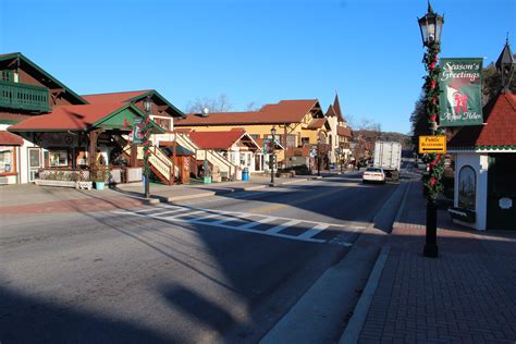Flight distance = 76 miles the straight line distance between helen and atlanta is 122 kilometers. Travel Thru History Experiencing the Bavarian Charm of ...