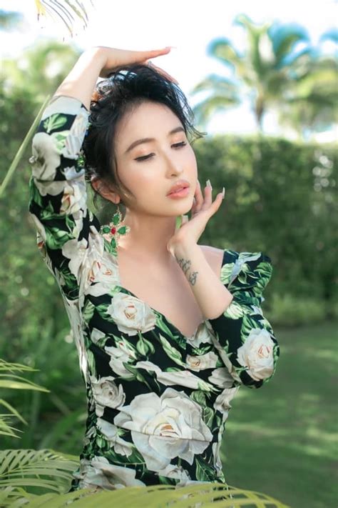 Check spelling or type a new query. Son Ye Jin đụng hàng Hồ Ngọc Hà và vợ đại gia Minh Nhựa ...