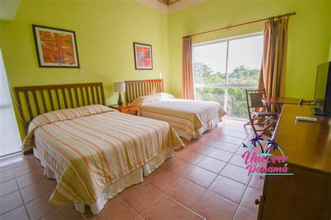 A desirable lakefront townhouse in Costa Blanca Golf & Villas - Uncover