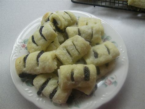 Christmas cookies part 3 rings venčeky recipe slovak 14. Rosky - filled Slovak cookie recipe from my Babi | Czech recipes, Cookie factory, Cooking recipes