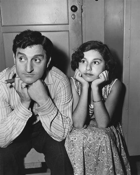 Marlo Thomas and her dad | Marlo thomas, Female stars, People