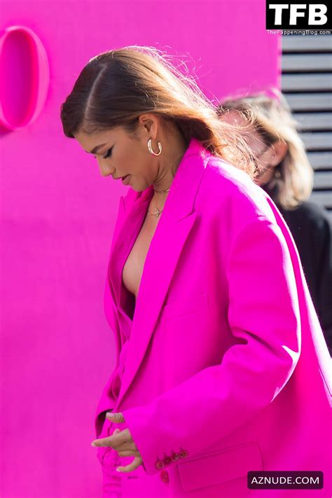 Zendaya Sexy Seen Braless Flaunting Her Hot Tits At The Valentino