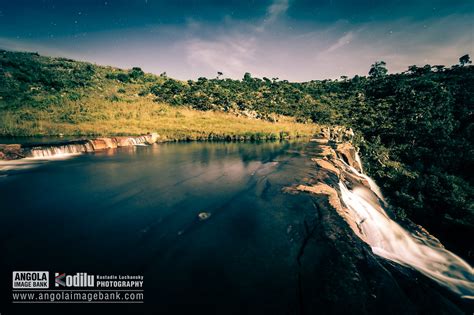 Fügen sie ihre bewertung hinzu. Cascata da Humpata em noite de Lua Cheia, Huíla, Angola ...