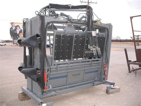 New Silencer Hydraulic Squeeze Chutes