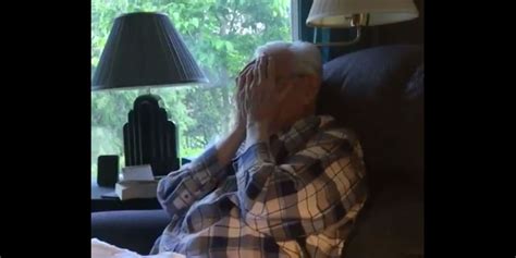 Watch This Mans Heartwarming Reaction To Becoming A Great Grandpa Heartwarming Reactions