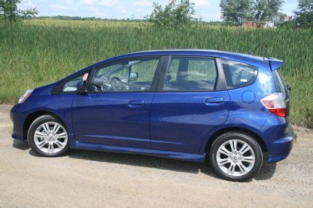 Even though many think american women spend just as much time behind the wheel as men do, that's not the case. This is a 2009 Honda Fit. My current vehicle. I average 35 ...