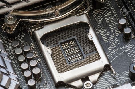 The first revision which supports both intel's skylake and kaby lake cpus, and the second revision which supports coffee lake cpus exclusively. Socket 1151 - EcuRed