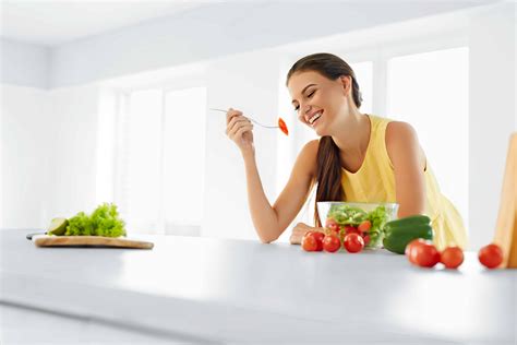 Healthy Diet Woman Eating Vegetarian Salad Healthy Eating Foo Ilsi