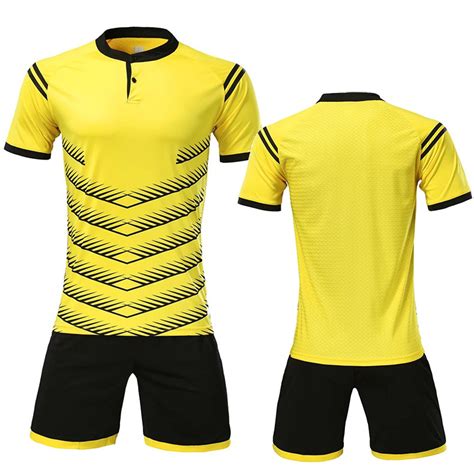 2020 Custom Latest Design Football Jersey Uniform Cool Soccer Team Wear