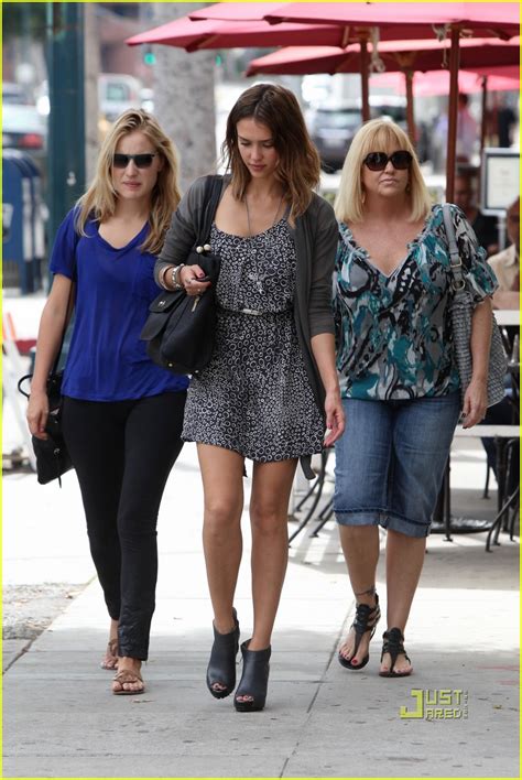 Photo Jessica Alba Mommy Break With Mom 10 Photo 2483541 Just Jared Entertainment News