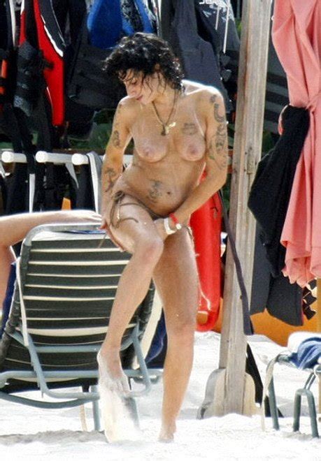 Naked Amy Winehouse Added 07192016 By Bot