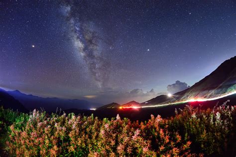 Milky Way At Mountain Hehuan 虎杖and銀河合歡山 Copyright © Vincen Flickr