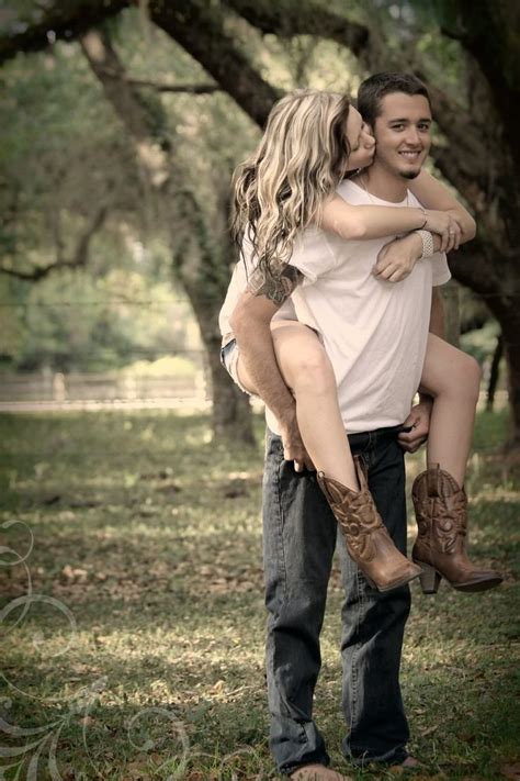 10 Best Cute Picture Ideas For Couples 2024