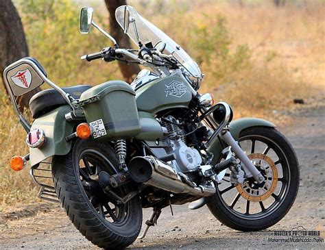 There is a lot of chrome used in the avenger cruise bike. Bajaj Avenger 220 'Army Green' by Mohammad Muslehuddin ...