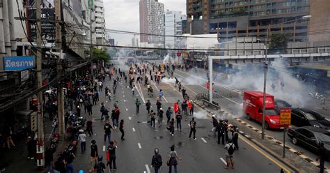 Thai Police Fire Tear Gas Rubber Bullets At Protesters