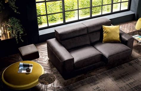 Arredare il salotto con il divano angolare per piccoli spazi. Mobili design e consigli utili per arredare un soggiorno piccolo