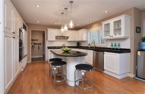 What to do with floor to ceiling pantry in two tone kitchen
